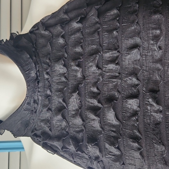 Very Important Pieces Black Textured Ruffle Halter Top - Picture 3 of 13